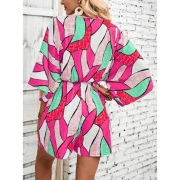 SHEIN VCAY Allover Print Batwing Sleeve Knot Front Romper Size S - Picture 2 of 9
